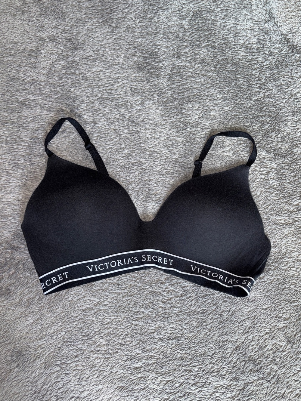 VICTORIA’S SECRET Black T-Shirt Wireless Logo Band Bra
